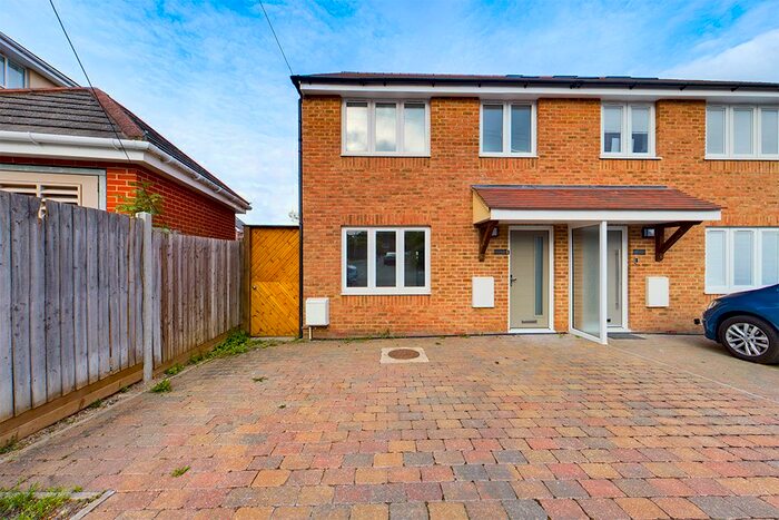 3 Bedroom Semi Detached House To Rent In Lime Grove, Ruislip, HA4