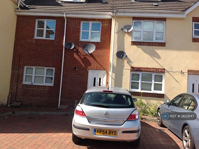 1 Bedroom Flat To Rent In Blenheim Court, Luton, LU3