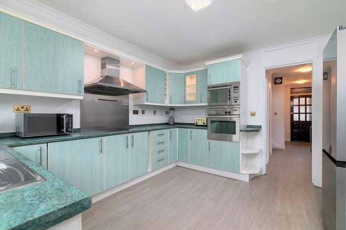 4 Bedroom End Of Terrace House To Rent In Clifton Way, London, SE15