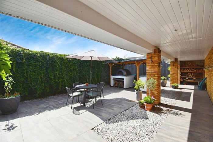 5 Bedroom Detached Bungalow For Sale In The Lunds, Kirk Ella, Hull, HU10