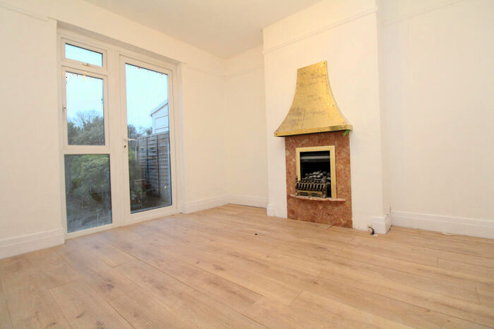 4 Bedroom Semi-Detached House To Rent In Northall Road, Bexleyheath, DA7