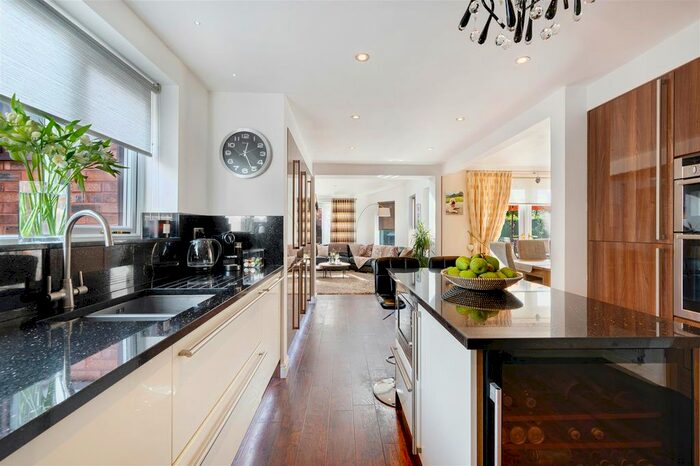 4 Bedroom Detached House For Sale In Carr Mill Road, Billinge, Wigan, WN5