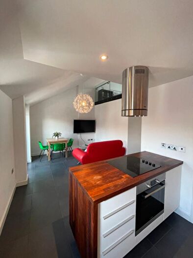 2 Bedroom Flat To Rent In Cowley Road, Oxford, OX4