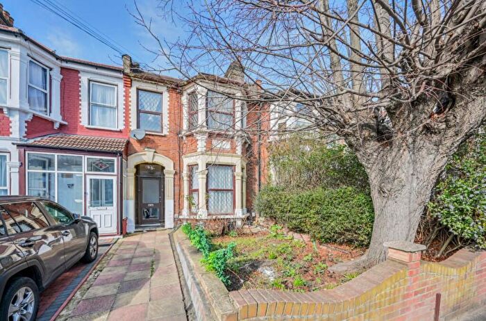 4 Bedroom Terraced House For Sale In Endsleigh Gardens, Ilford, London, IG1