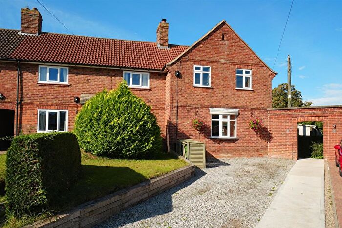 4 Bedroom End Of Terrace House For Sale In Manor Drive, Brafferton, York, YO61