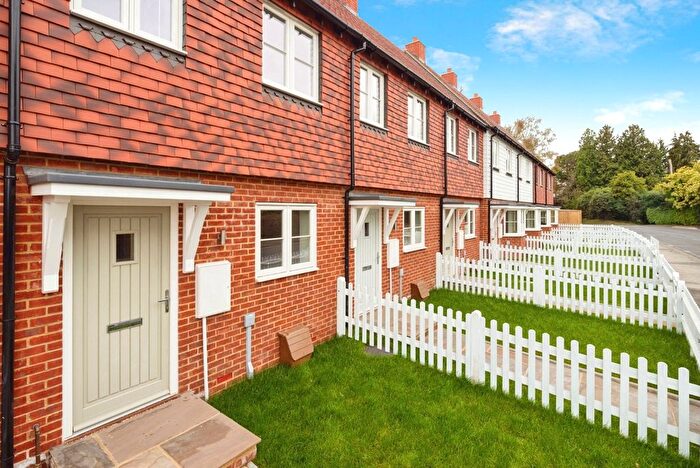 3 Bedroom Terraced House For Sale In High Street, Burwash, Etchingham, East Sussex, TN19
