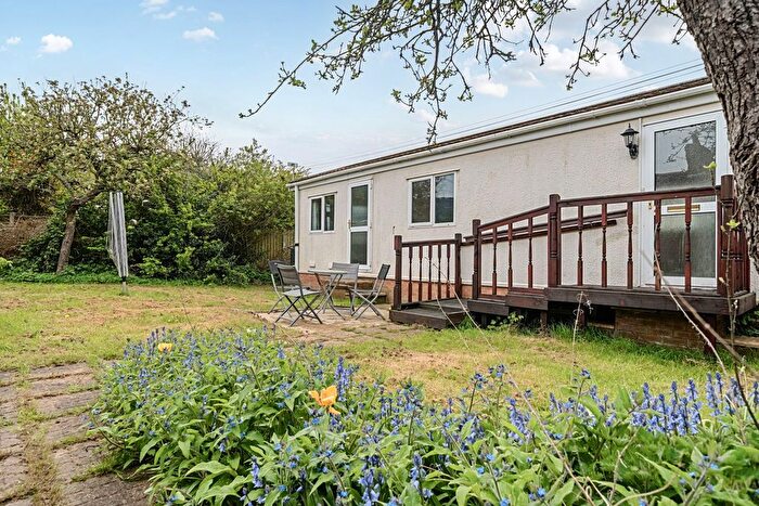 2 Bedroom Mobile/park Home For Sale In Orchard Court, Frodsham, Cheshire, WA6