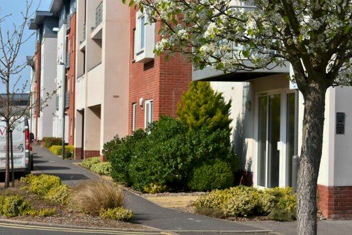 2 Bedroom Flat To Rent In Stanton House, Aylesbury, HP21