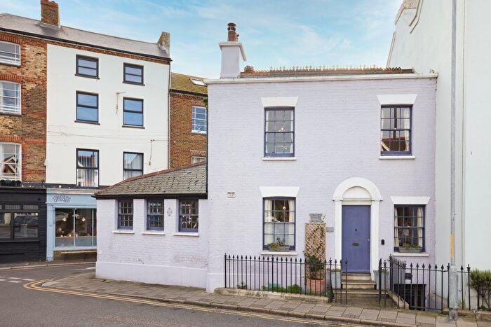 3 Bedroom Semi Detached House For Sale In York Street, Broadstairs, CT10