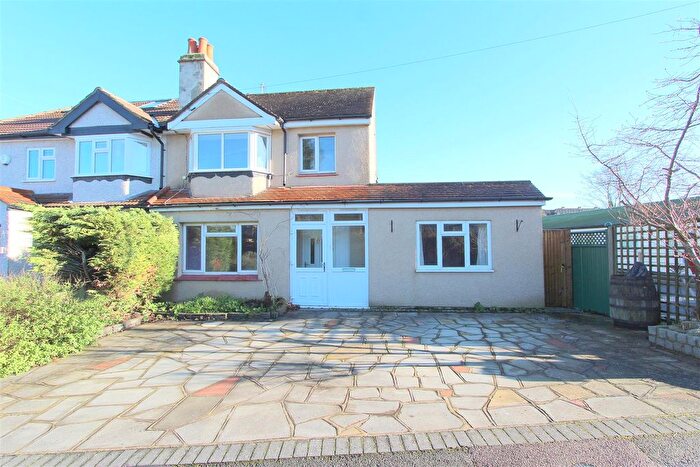 4 Bedroom Semi Detached House For Sale In Oaks Way, Carshalton On The Hill, SM5