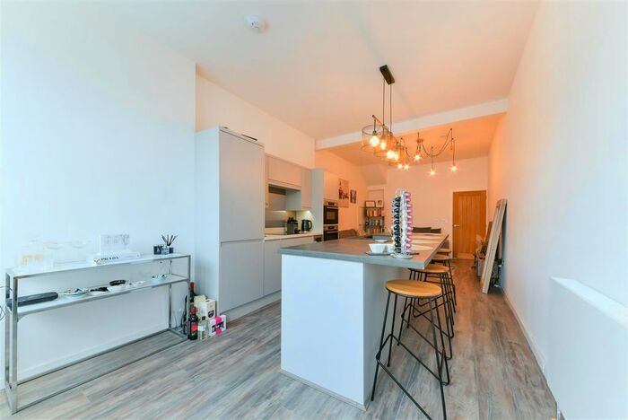 2 Bedroom Flat To Rent In Kingston Road, London, SW20