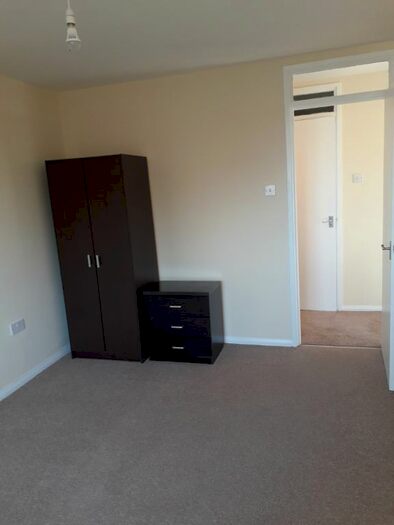 1 Bedroom Flat To Rent In St. Ives Close, Luton, LU3