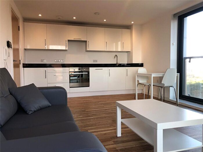 2 Bedroom Flat To Rent In Aire, Cross Green Lane, LS9