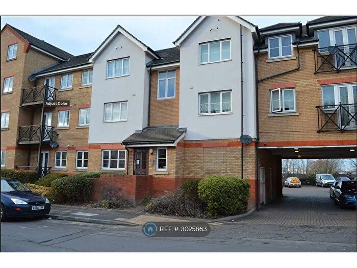 2 Bedroom Flat To Rent In Charles St, Greenhithe, DA9