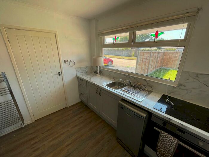 2 Bedroom Bungalow For Sale In Cross Inn, Nr New Quay, SA44