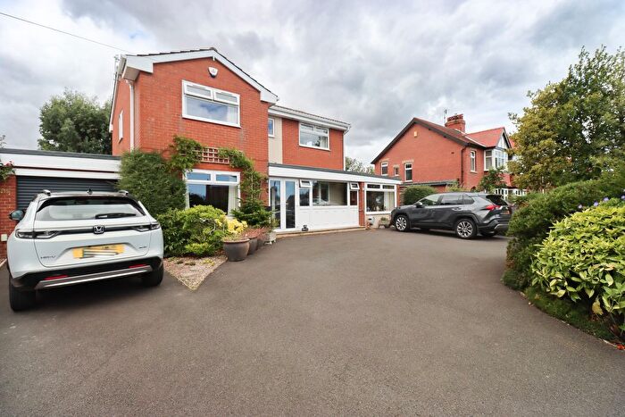 3 Bedroom Detached House For Sale In Muston Road, Hunmanby, YO14