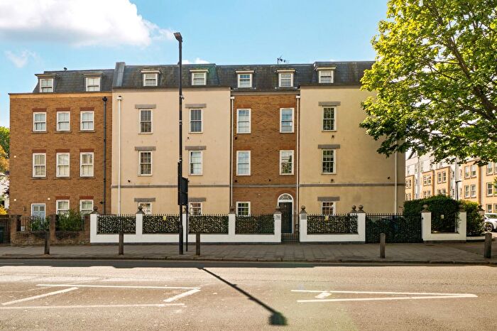 2 Bedroom Flat To Rent In Trafalgar Road, London, SE10
