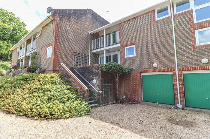 1 Bedroom Flat For Sale In Winton Hill, Stockbridge, Hampshire, SO20