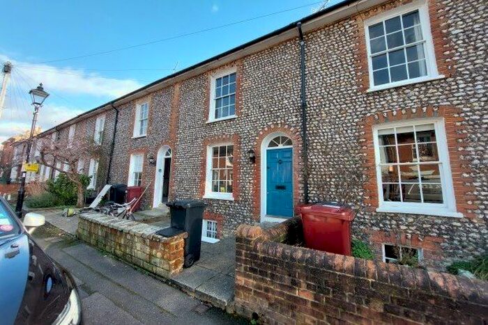 2 Bedroom Property To Rent In Washington Street, Chichester, PO19