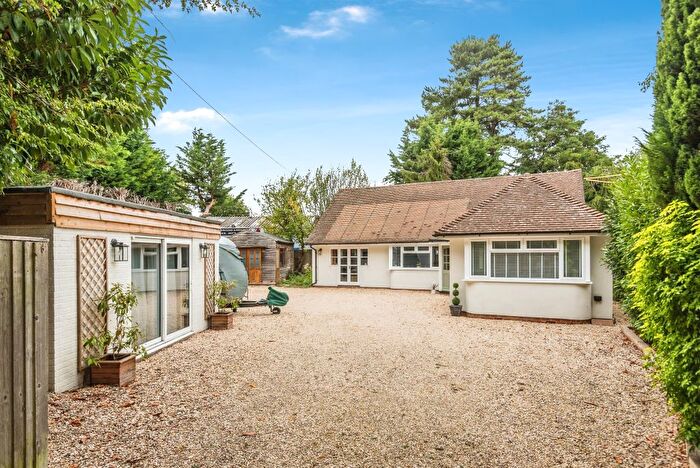 4 Bedroom Bungalow For Sale In Faringdon Road, Southmoor, Abingdon, OX13