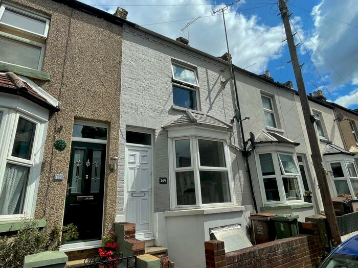 4 Bedroom Terraced House To Rent In Rochester Avenue, Rochester, ME1