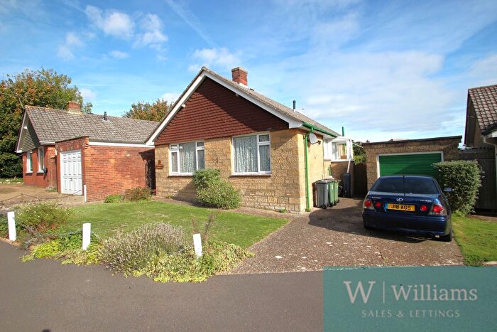 2 Bedroom Bungalow For Sale In Kennedy Close, Wootton Bridge, Ryde, Isle Of Wight, PO33