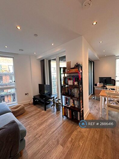 1 Bedroom Flat To Rent In Murdoch Court, London, E3