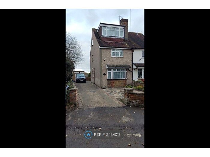 4 Bedroom Semi-Detached House To Rent In Meadow View, Harefield, Uxbridge, UB9