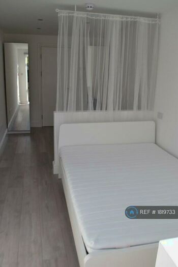 Studio To Rent In Mayfair Avenue, Ilford, IG1