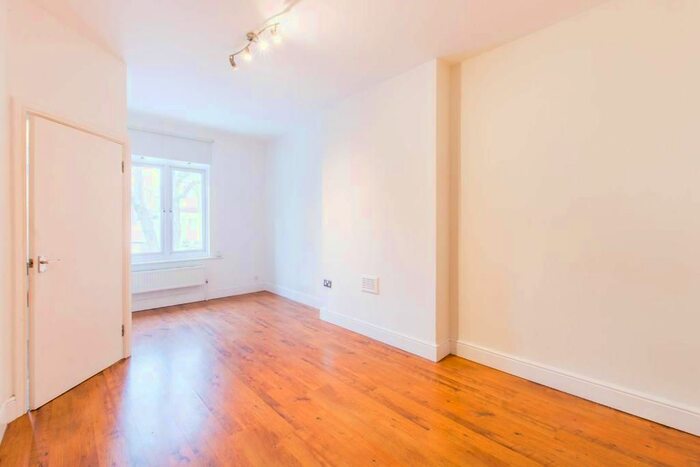 Studio To Rent In Mountview Road, Stroud Green, Haringey, London, N4