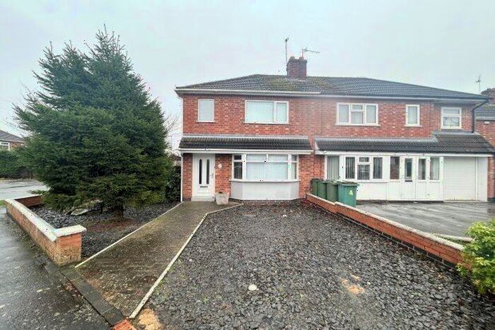 2 Bedroom Semi-Detached House To Rent In Rushmere Walk, Leicester, LE3