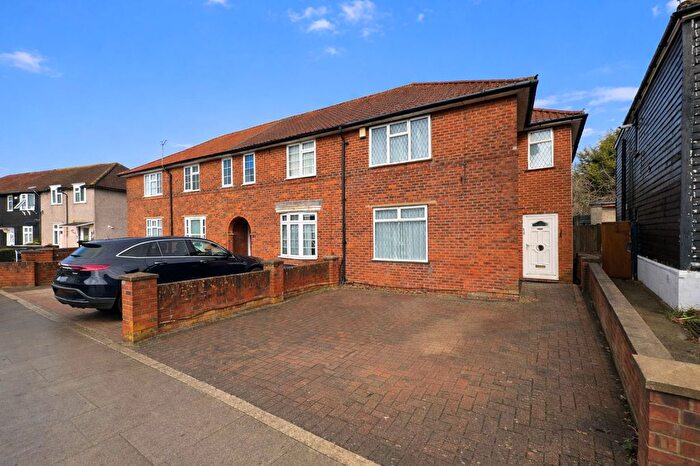 3 Bedroom Semi Detached House For Sale In Silkstream Road, Edgware, HA8