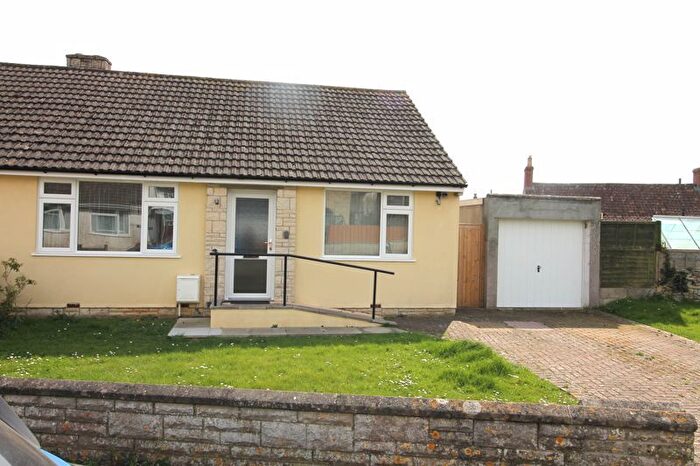2 Bedroom Bungalow To Rent In Waverley, Somerton, TA11