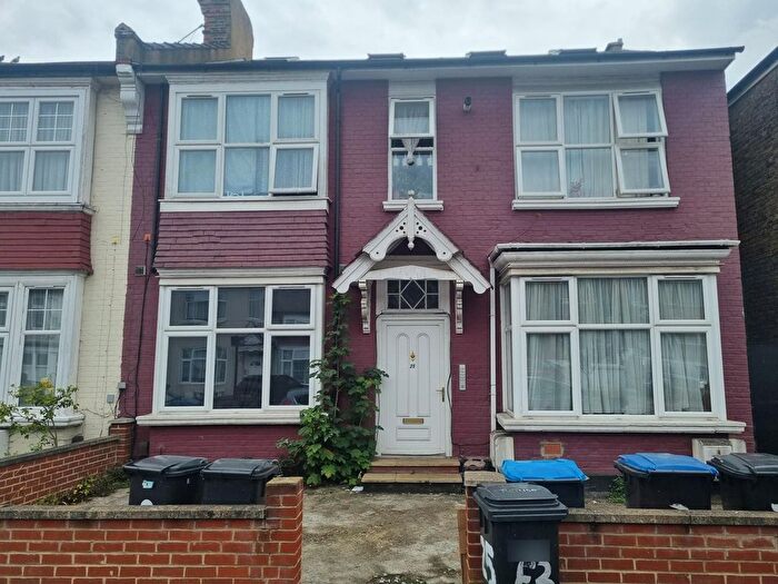 1 Bedroom Flat To Rent In Sidney Avenue, London, N13