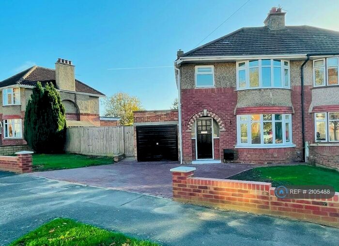 3 Bedroom Semi-Detached House To Rent In Fitzroy Road, Swindon, SN1