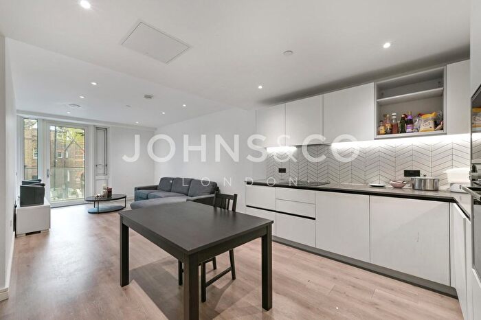 2 Bedroom Flat To Rent In Sovereign Court, Hammersmith, London, W6