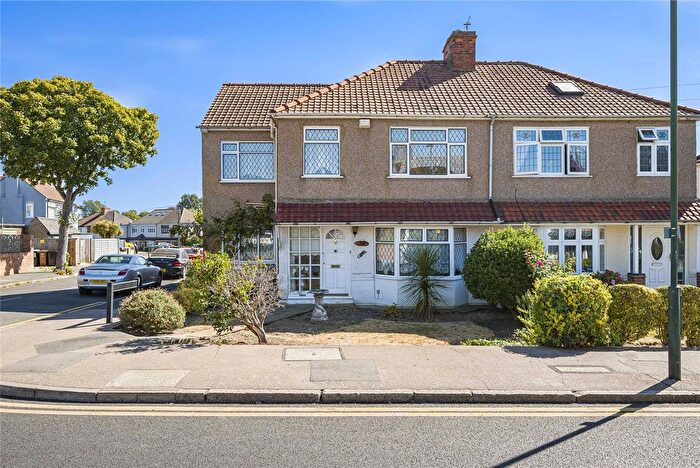 3 Bedroom Semi Detached House For Sale In Danson Crescent, Welling, Kent, DA16