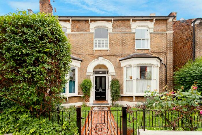 1 Bedroom Flat To Rent In Lordship Park, London, N16