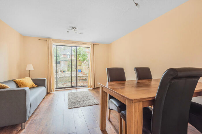 2 Bedroom Terraced House To Rent In The Beeches, Headington, OX3