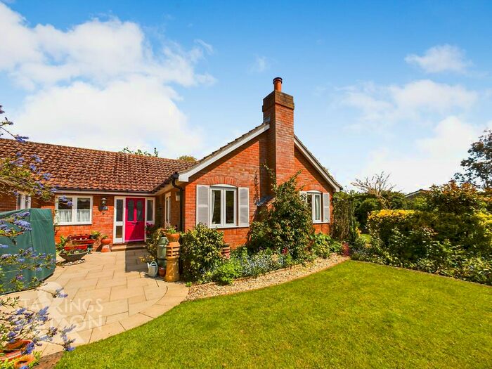 3 Bedroom Detached Bungalow For Sale In St. Annes Close, Brundall, Norwich, NR13