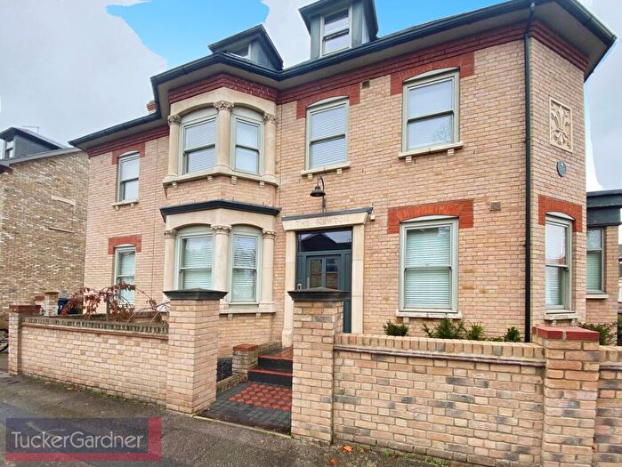 Flat To Rent In Humberstone Road, Cambridge, CB4