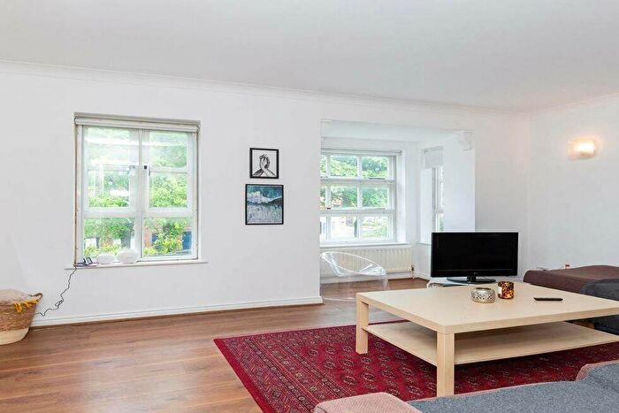 4 Bedroom Flat To Rent In Stock Orchard Crescent, Caledonian Road, N7