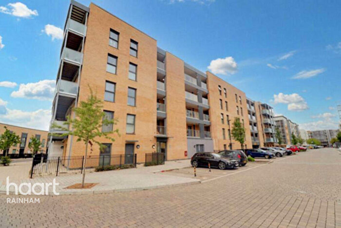 2 Bedroom Apartment For Sale In Broadis Way, Rainham, RM13