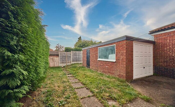 3 Bedroom Detached House For Sale In Farneway, Hinckley, LE10