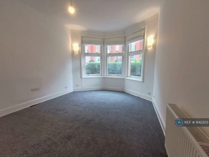 2 Bedroom Flat To Rent In Trefoil Avenue, Glasgow, G41