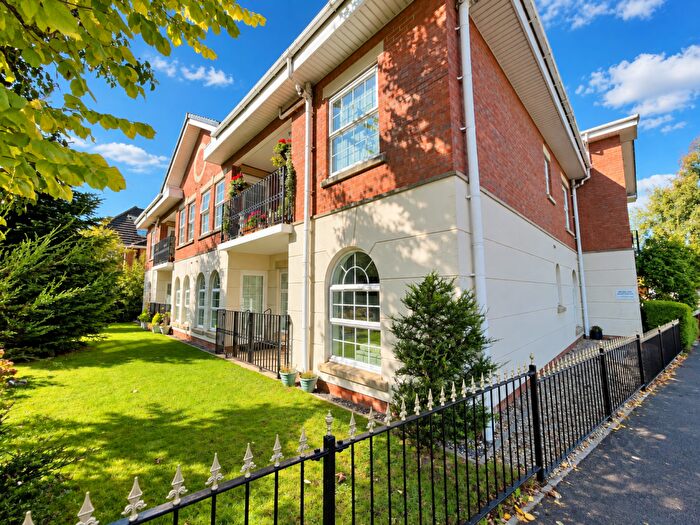 2 Bedroom Apartment For Sale In Poulton Drive, Poulton-Le-Fylde, FY6