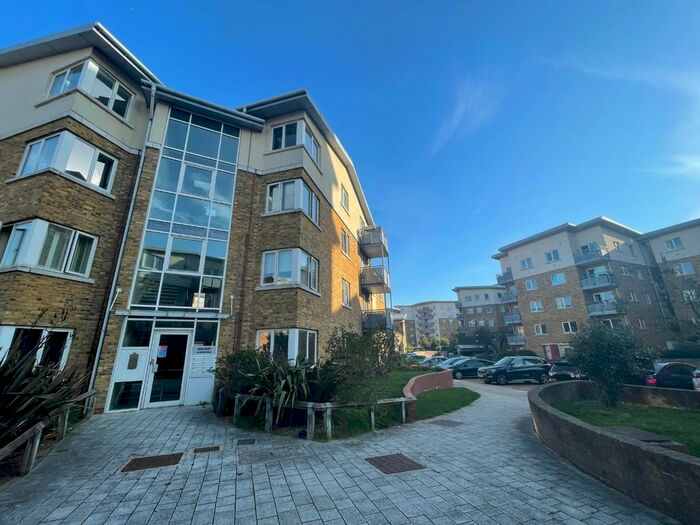 2 Bedroom Flat To Rent In Faith Court, Bow, E3