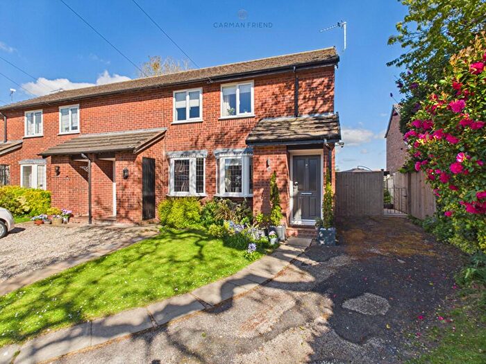 2 Bedroom End Of Terrace House For Sale In Barnston Court, Farndon, CH3