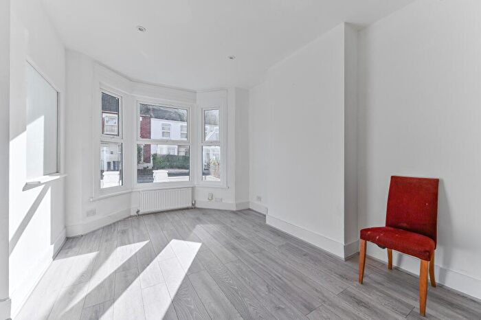 3 Bedroom Semi-Detached House For Sale In Cranbrook Road, Thornton Heath, Surrey, CR7