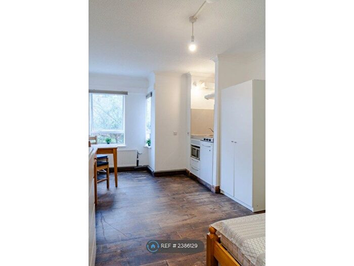 Studio To Rent In Mapesbury Lodge, London, NW2